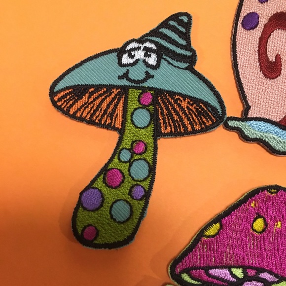 Embroidered Fun Patches Mushrooms & Snail - Picture 5 of 8